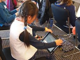 girl-ipad